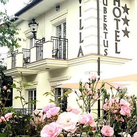 Hotel Villa Hubertus Kutno Bagian luar foto
