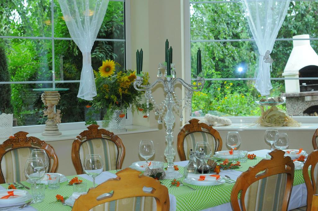 Hotel Villa Hubertus Kutno Ruang foto