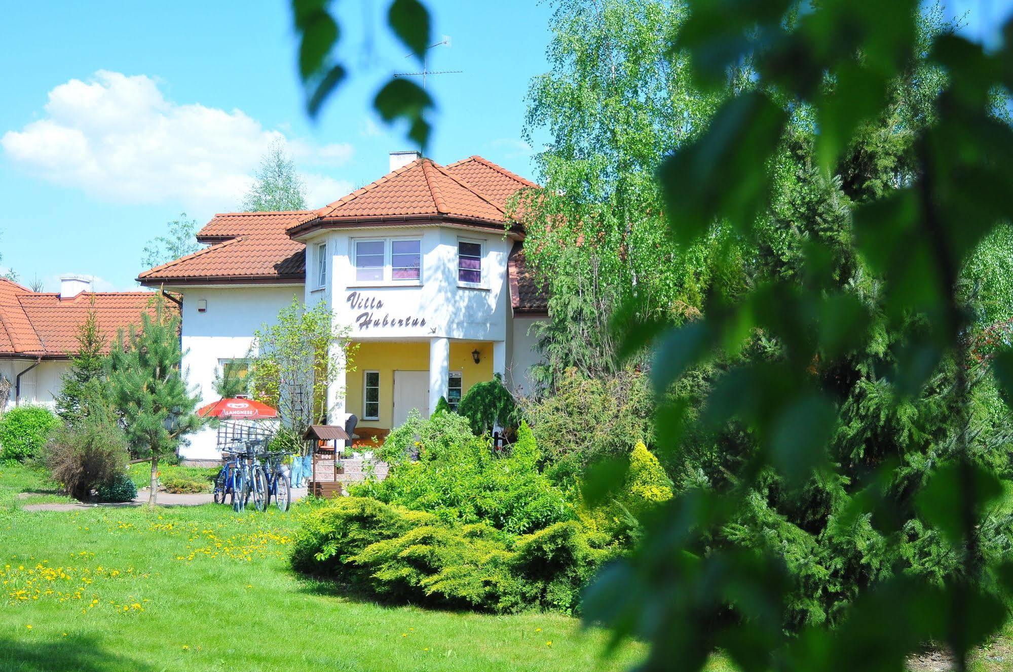 Hotel Villa Hubertus Kutno Bagian luar foto